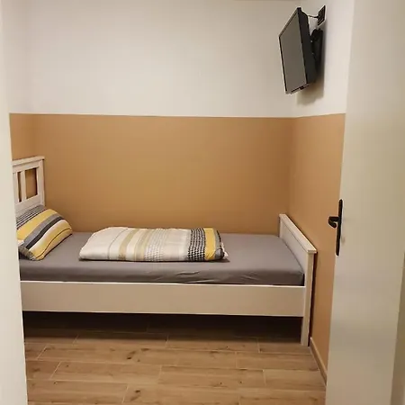 بيت شباب Am Kapellplatz التوتينغ